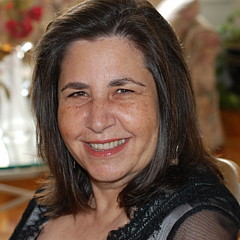 Andrea Simon