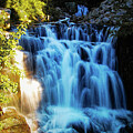 Cachinating waterfall